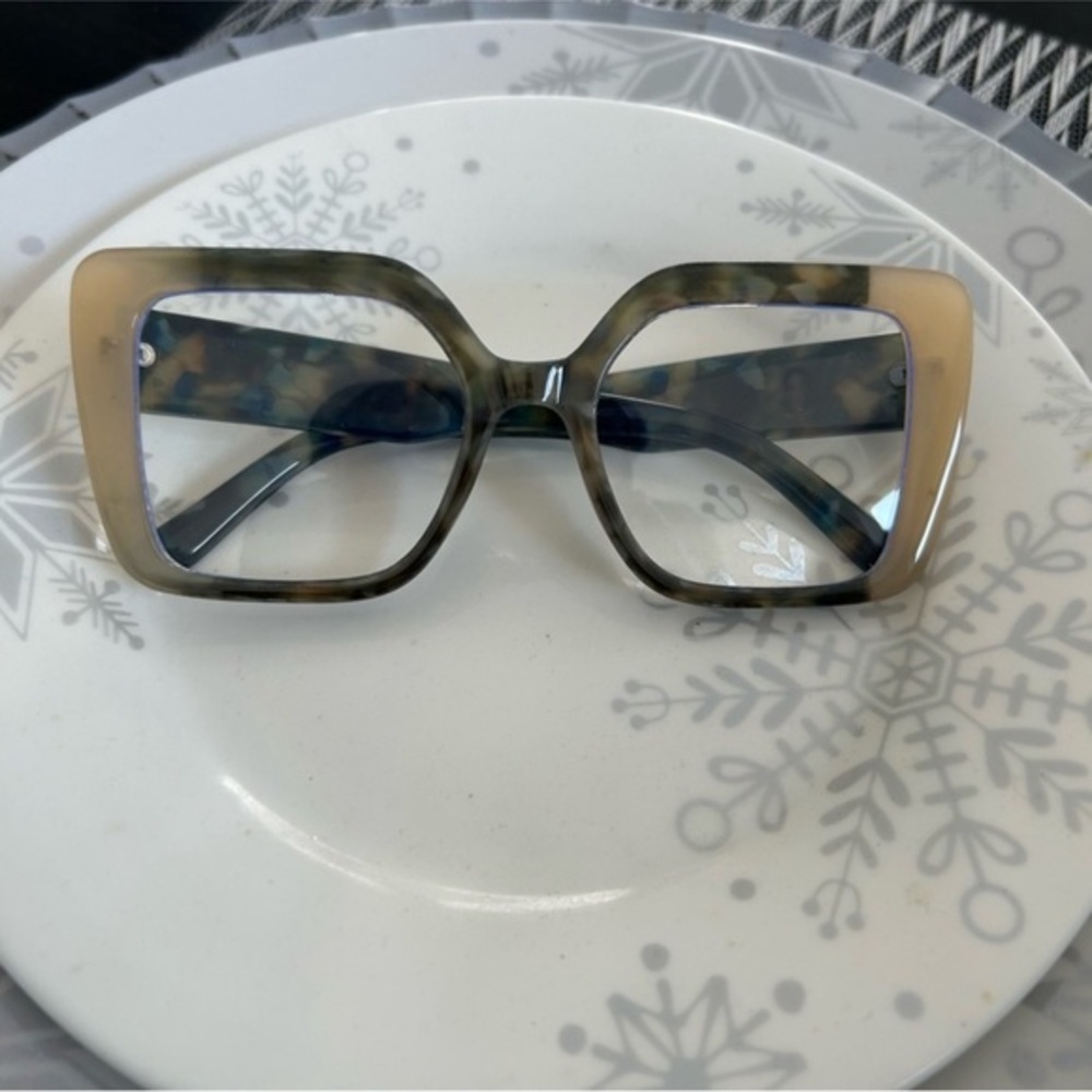 ✨NEW Chic Oversized Black and Tan personality glasses - Picture 4 of 5
